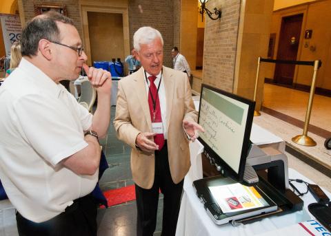 Demonstration of a Closed-Circuit TV (CCTV) Electronic Magnification Reading System for low vision users at USDA